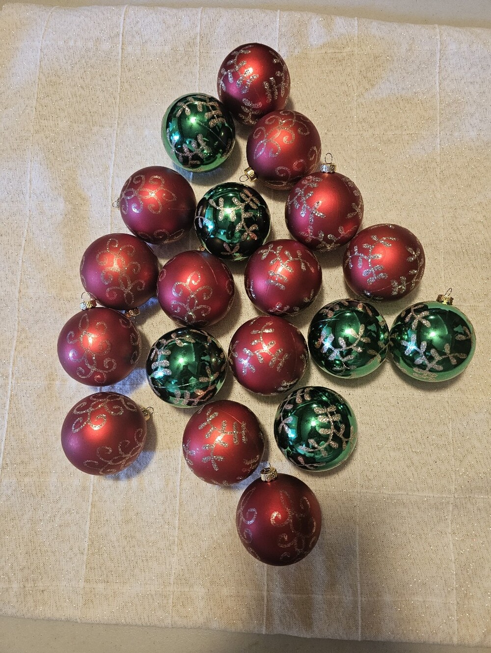 Classic Holiday Ornament Set – Red & Green Glitter Swirl